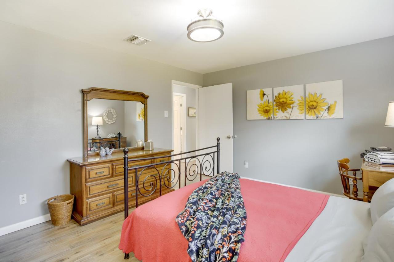 Cozy Shenandoah Home Less Than 2 Mi To The Woodlands Mall! Εξωτερικό φωτογραφία